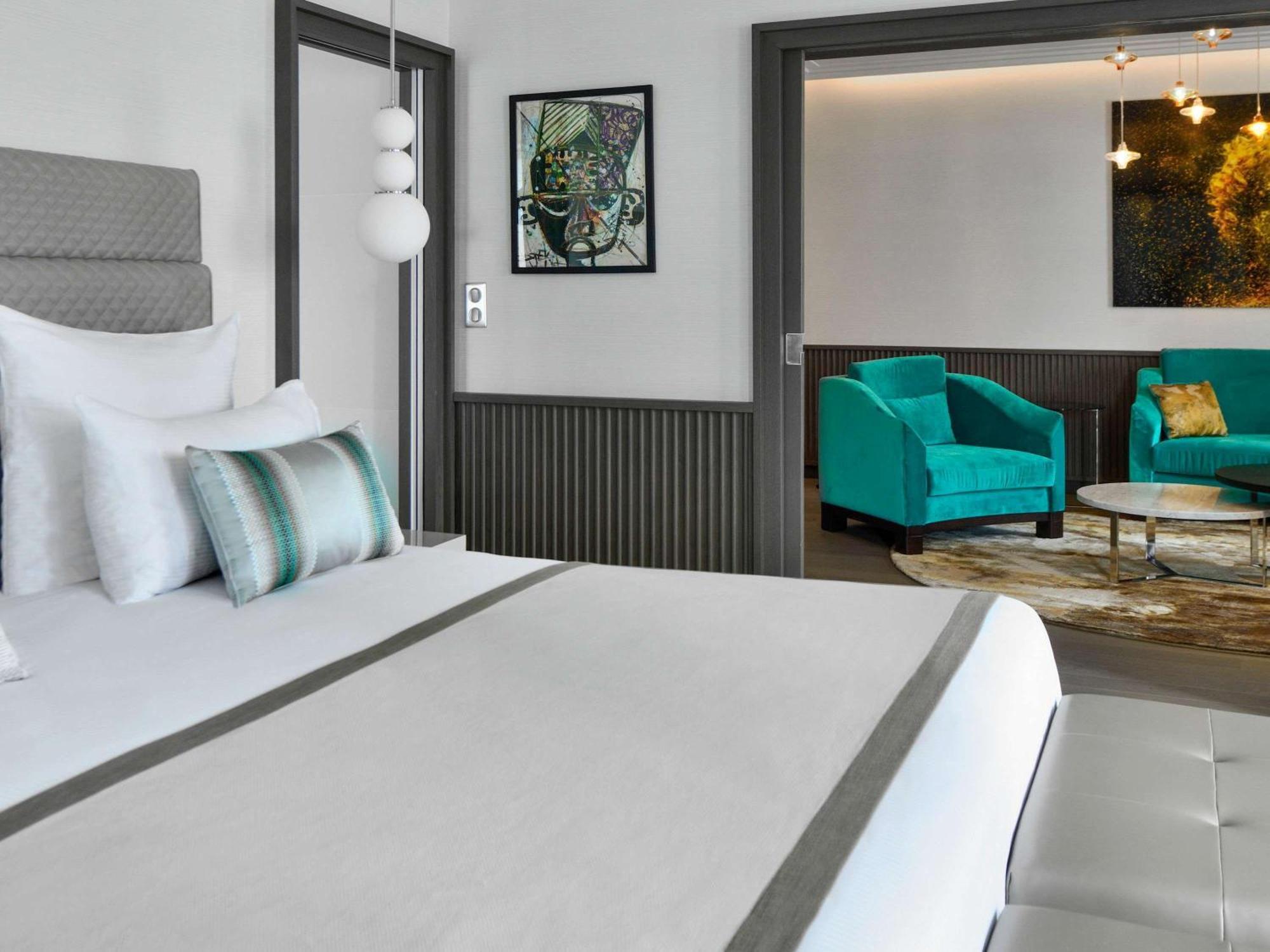 Moevenpick Hotel Abidjan Buitenkant foto